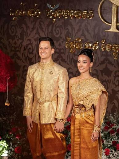 សារអរគុណក្រោយពិធីមង្គលការជាភាសាខ្មែរ និងអង់គ្លេស (មានឧទាហរណ៍)